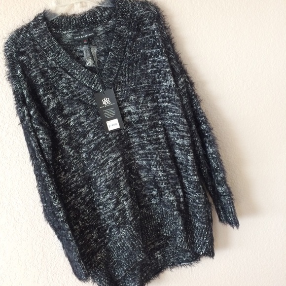 Rock & Republic Sweaters - Rock & Republic silver and black v-neck sweater
